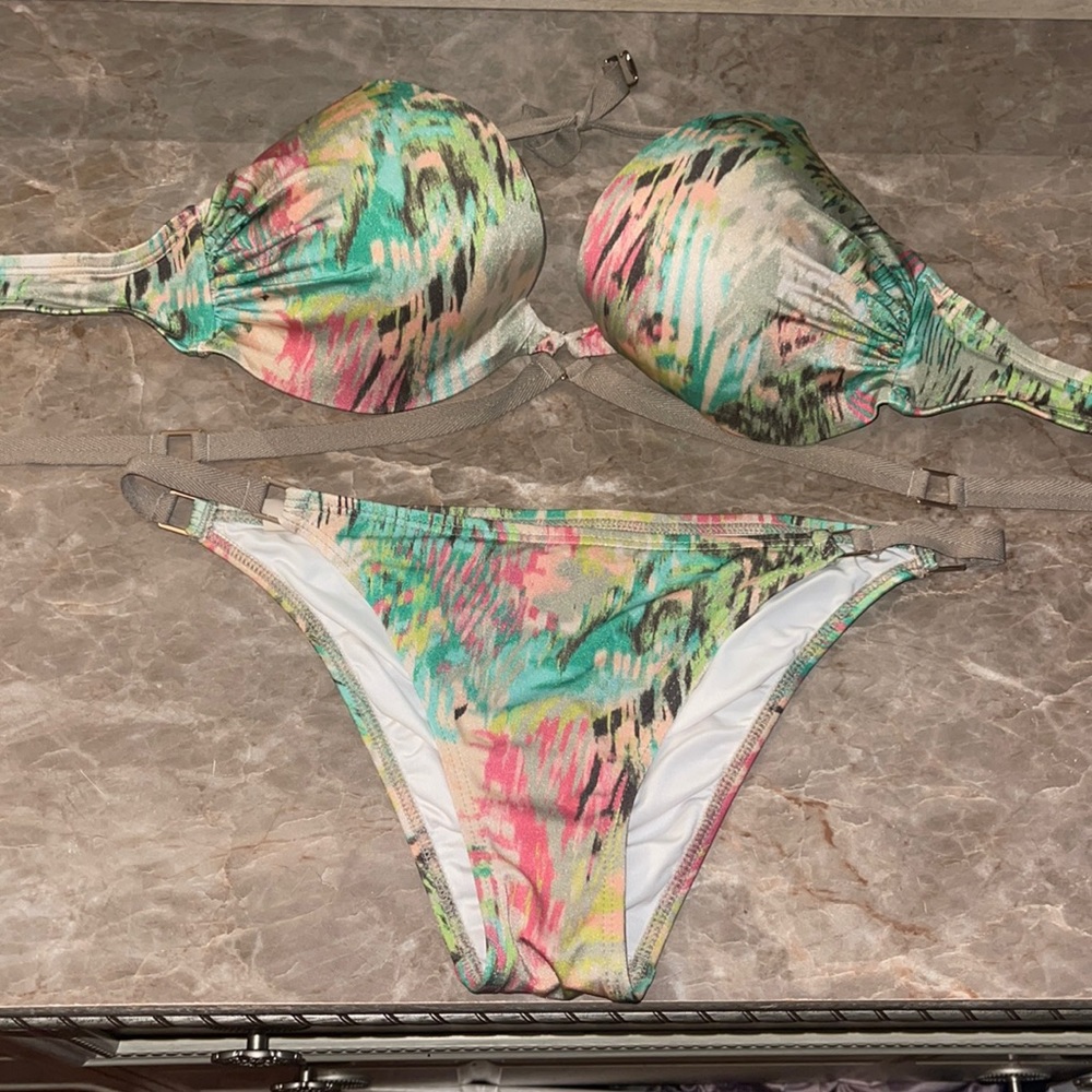 Victoria’s Secret Crisscross sexy bikini